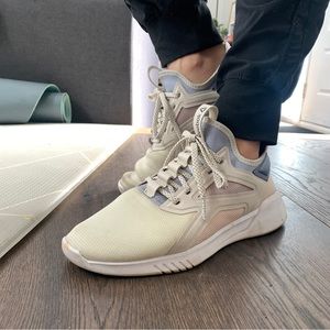 Reebok Women's Freestyle Motion Low Cut Training Shoes size 9